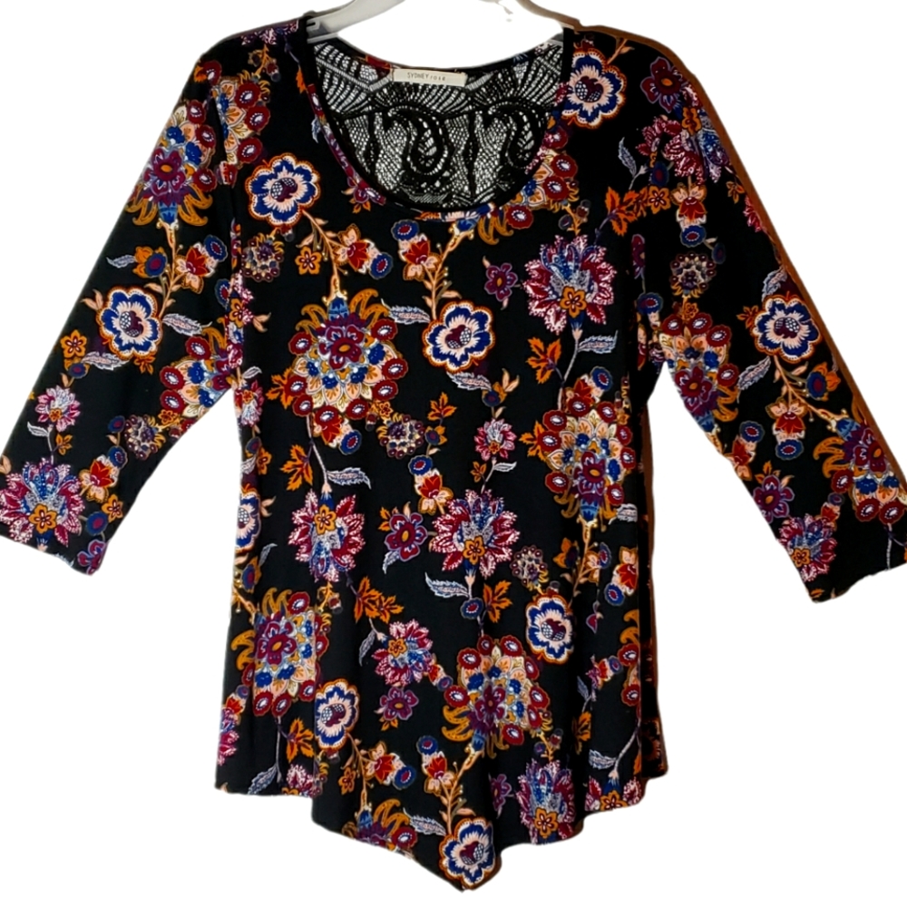Sydney Rose ladies large floral laced back pullover blouse. 125